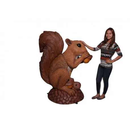 Wirral Statua Ogromnej Wiewiórki