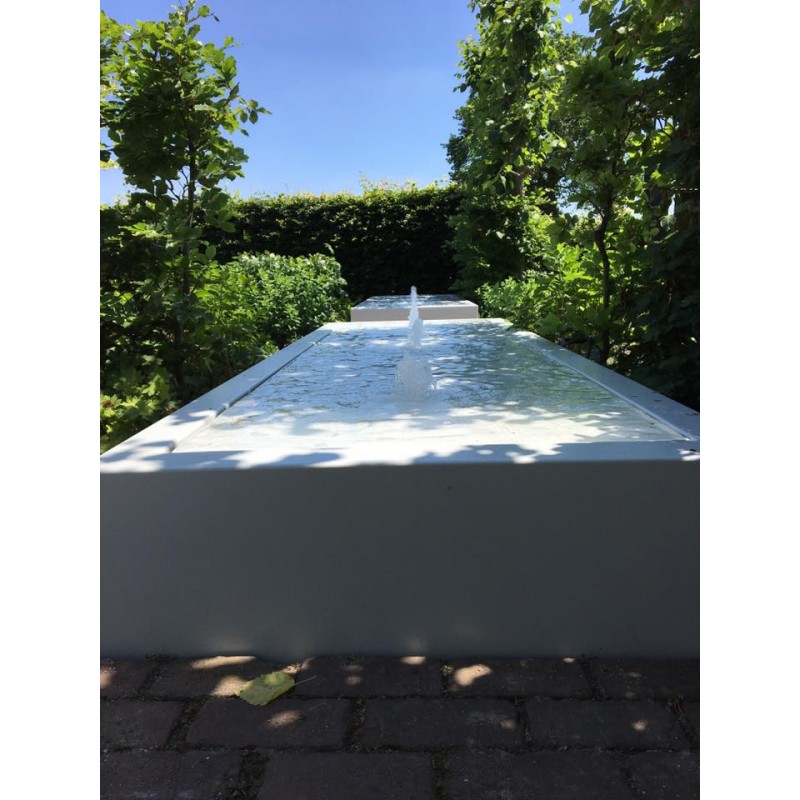 Aluminiowy basen-fontanna