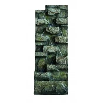 Duża szara ściana wodna