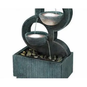 Fontanna wodna  z Ułożonmi okrągłmi  miskmi