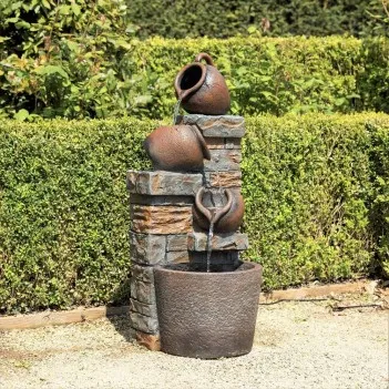 Kaskadowa fontanna ogrodowa...