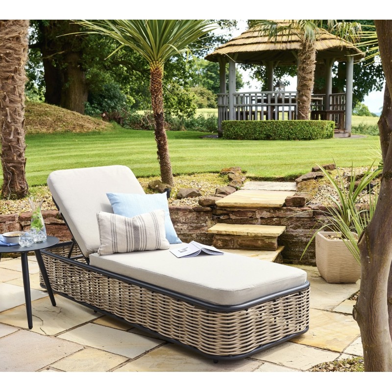 Pavilion Sun Lounger aus...
