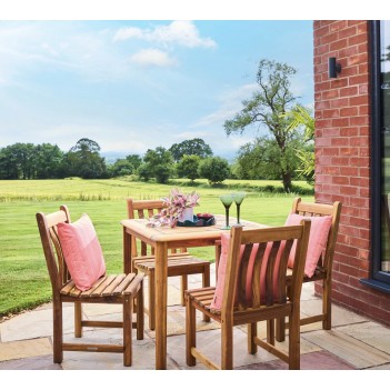 Квадратный обеденный стол...