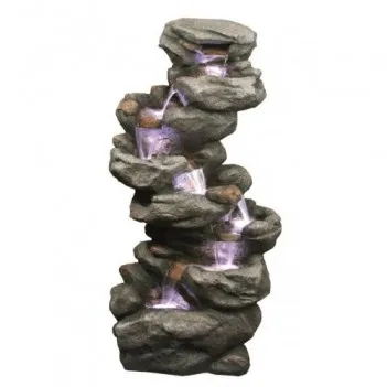 Une fontaine en pierre pour...