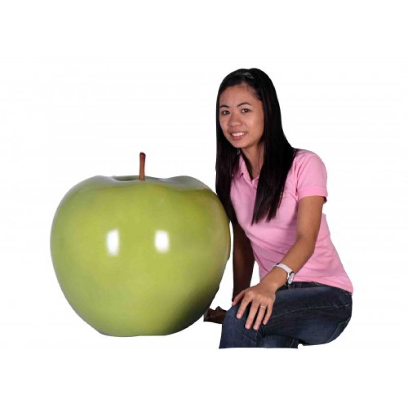 Большое зеленое яблоко