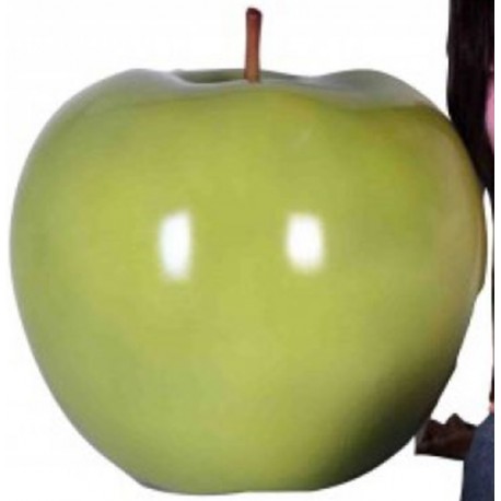 Большое зеленое яблоко