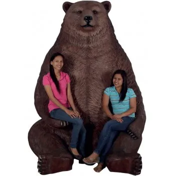 Ogromny siedzący Niedźwiedź Grizzly