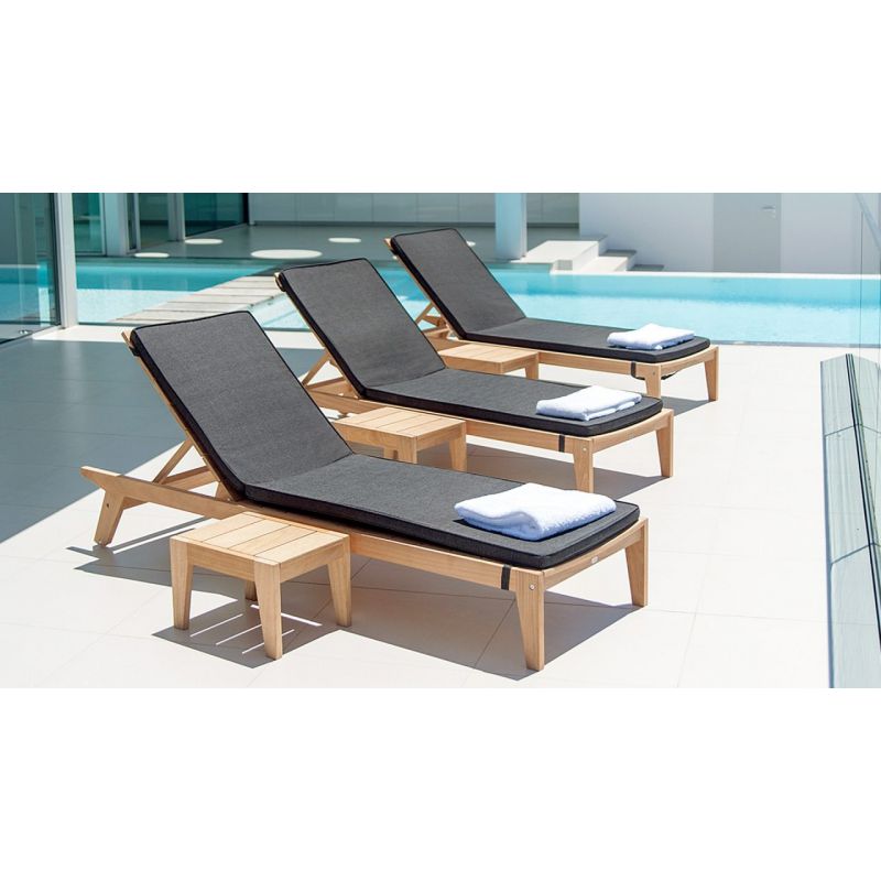 Roble Sunbed Side Table
